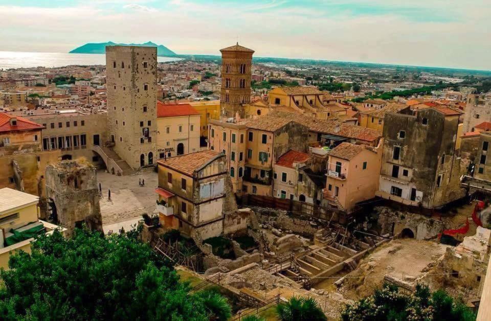 Ferienwohnung Casa Vitelli - Centro Storico A Due Passi Da Tutto Terracina Exterior foto